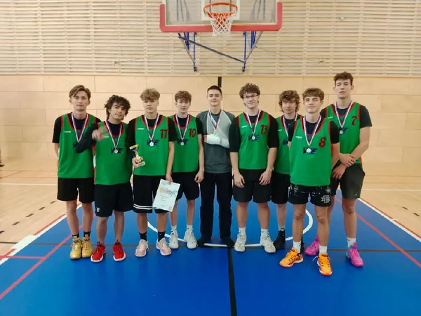 SPŠ ELIT - Aktualita Tradiční středoškolky ve volejbalu a basketbalu